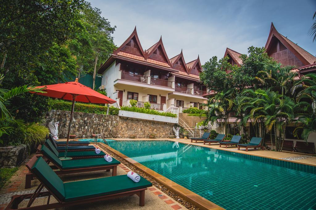 Inter House Hotel Pantai Kata Bagian luar foto