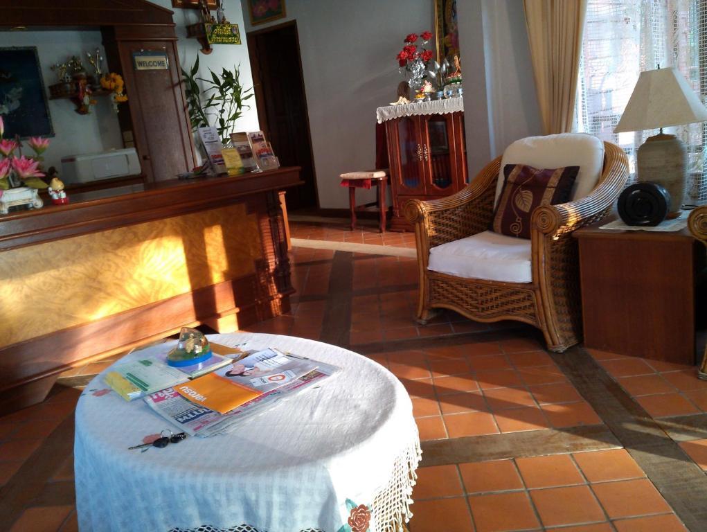 Inter House Hotel Pantai Kata Bagian luar foto