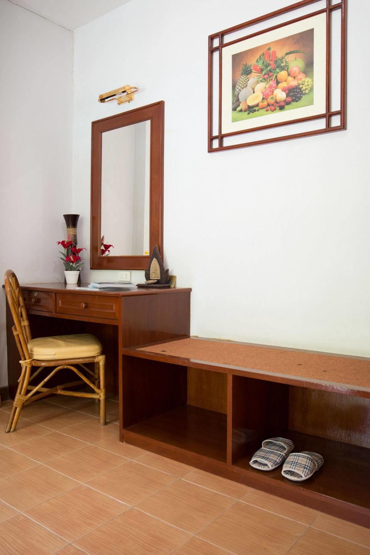 Inter House Hotel Pantai Kata Bagian luar foto